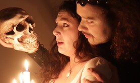 Comédienne pour incarner Ophélie dans Hamlet